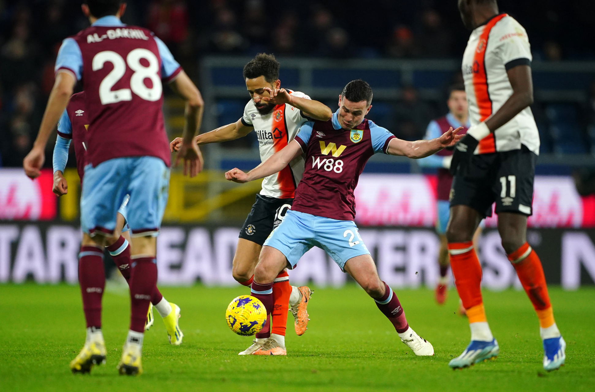 包含托特纳姆热刺赛季首场大胜，士气大振的词条