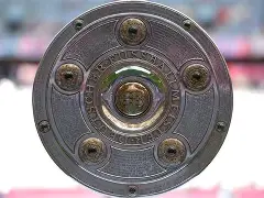 关于德甲冠军遭遇大挫，客场失利惨遭逆转的信息