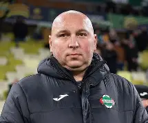 斯特拉斯堡宣布解雇主帅，寻求改善球队形势的简单介绍