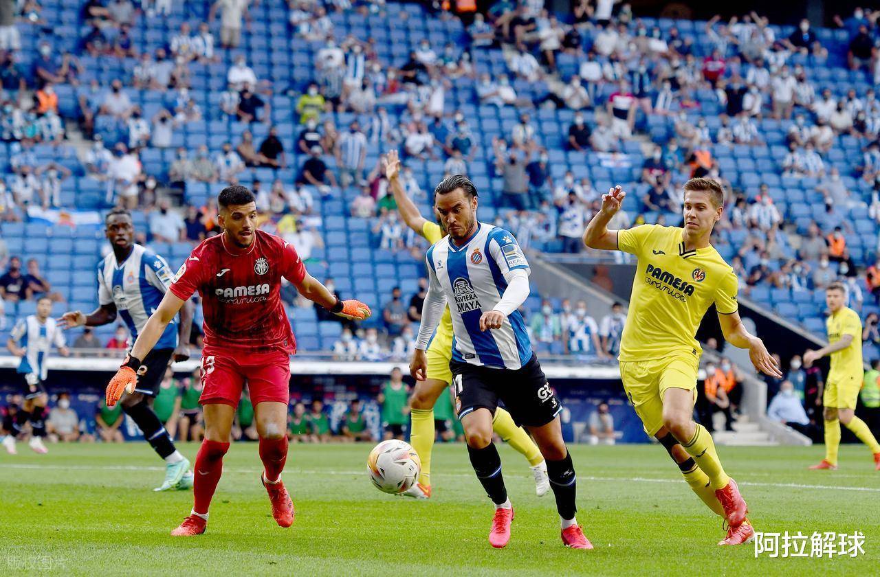 包含富勒姆客场不敌布莱顿，保级前景堪忧的词条