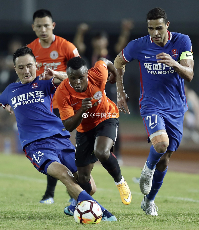 重庆斯威主场不敌北京人和防线失利的简单介绍